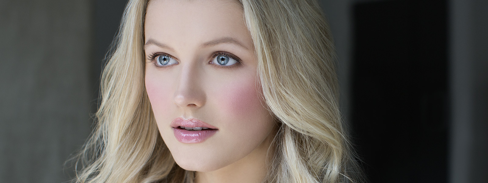 Kompaktni tvarenka Lily Lolo
